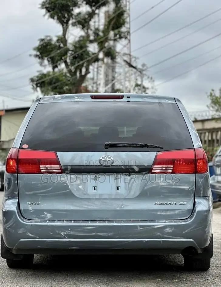 Toyota Sienna 2006 Blue
