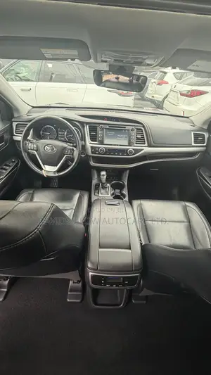 Toyota Highlander XLE 2019 Black