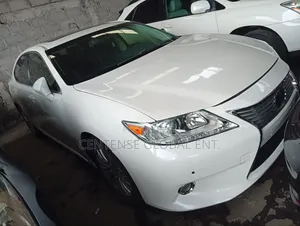 Lexus ES 2014 White