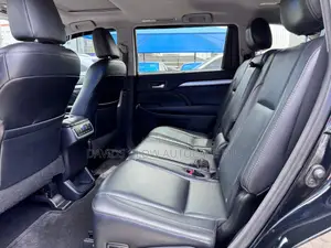 Toyota Highlander XLE V6 4x4 (3.5L 6cyl 6A) 2016 Black