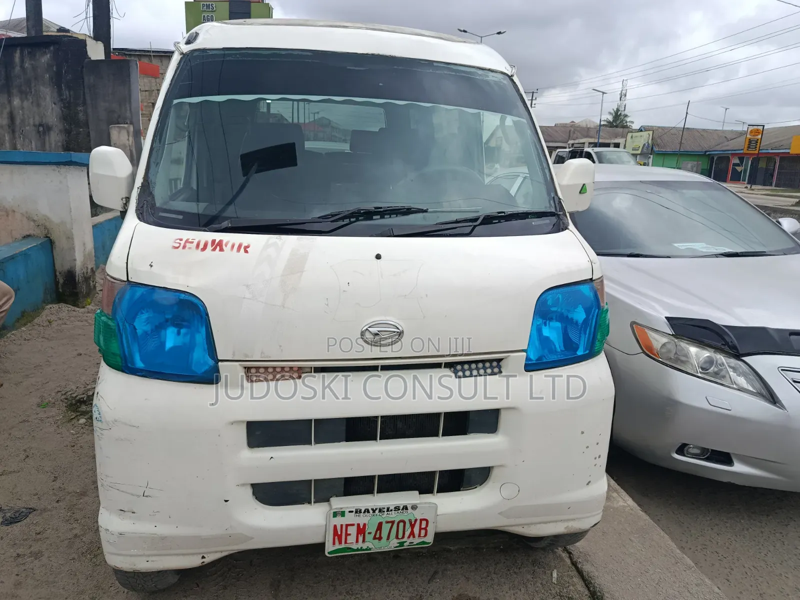 Daihatsu Hijet 2012 White