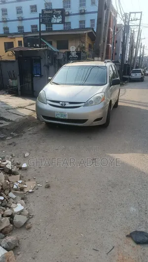 Toyota Sienna for Hire