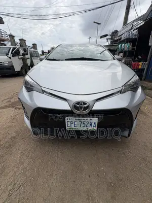 Toyota Camry LE 4dr Sedan (2.5L 4cyl 6A) 2016 Silver