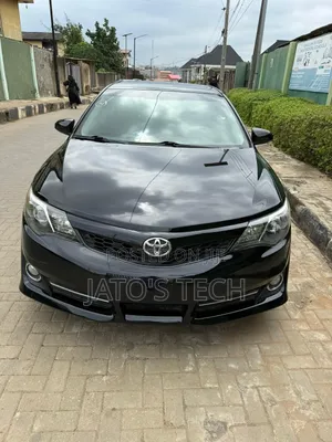 Toyota Camry SE V6 4dr Sedan (3.5L 6cyl 6A) 2012 Black
