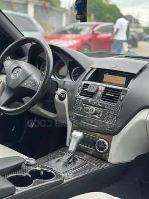 Mercedes-Benz C300 2011 White