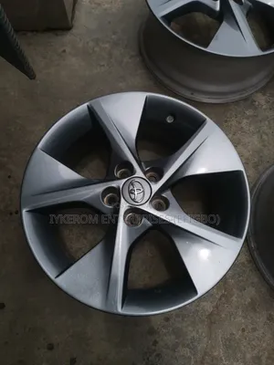 Toyota Camry 18 Rim 2013 Follow Come