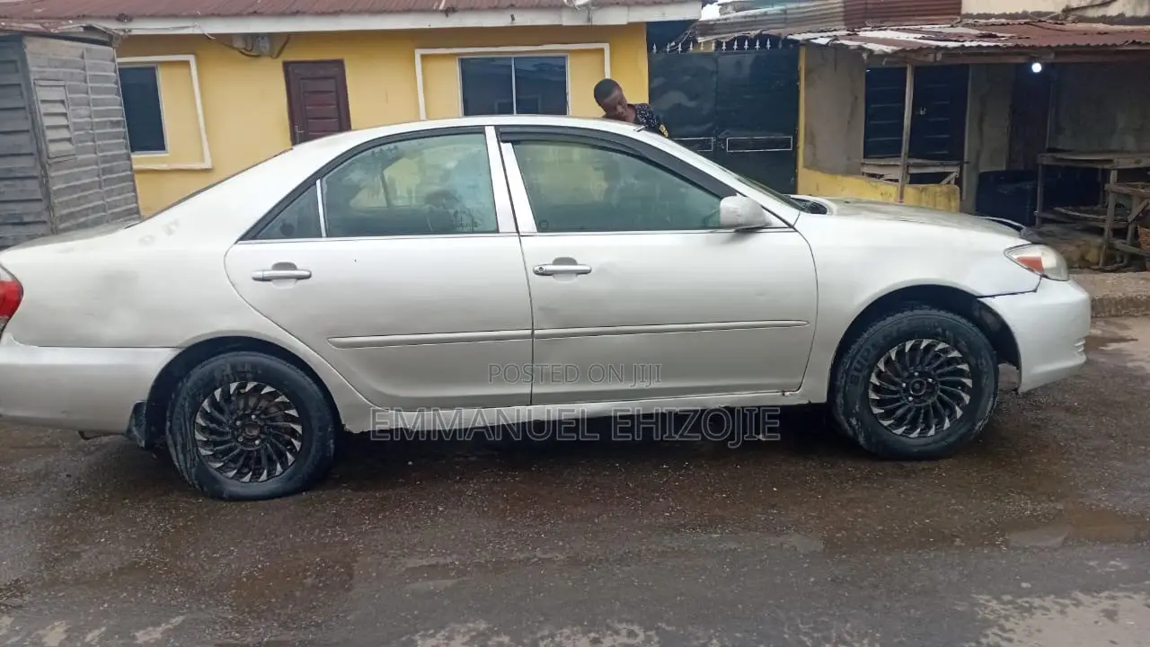 Toyota Camry 2004 Silver