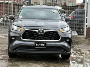 Toyota Highlander XLE 2021 Gray