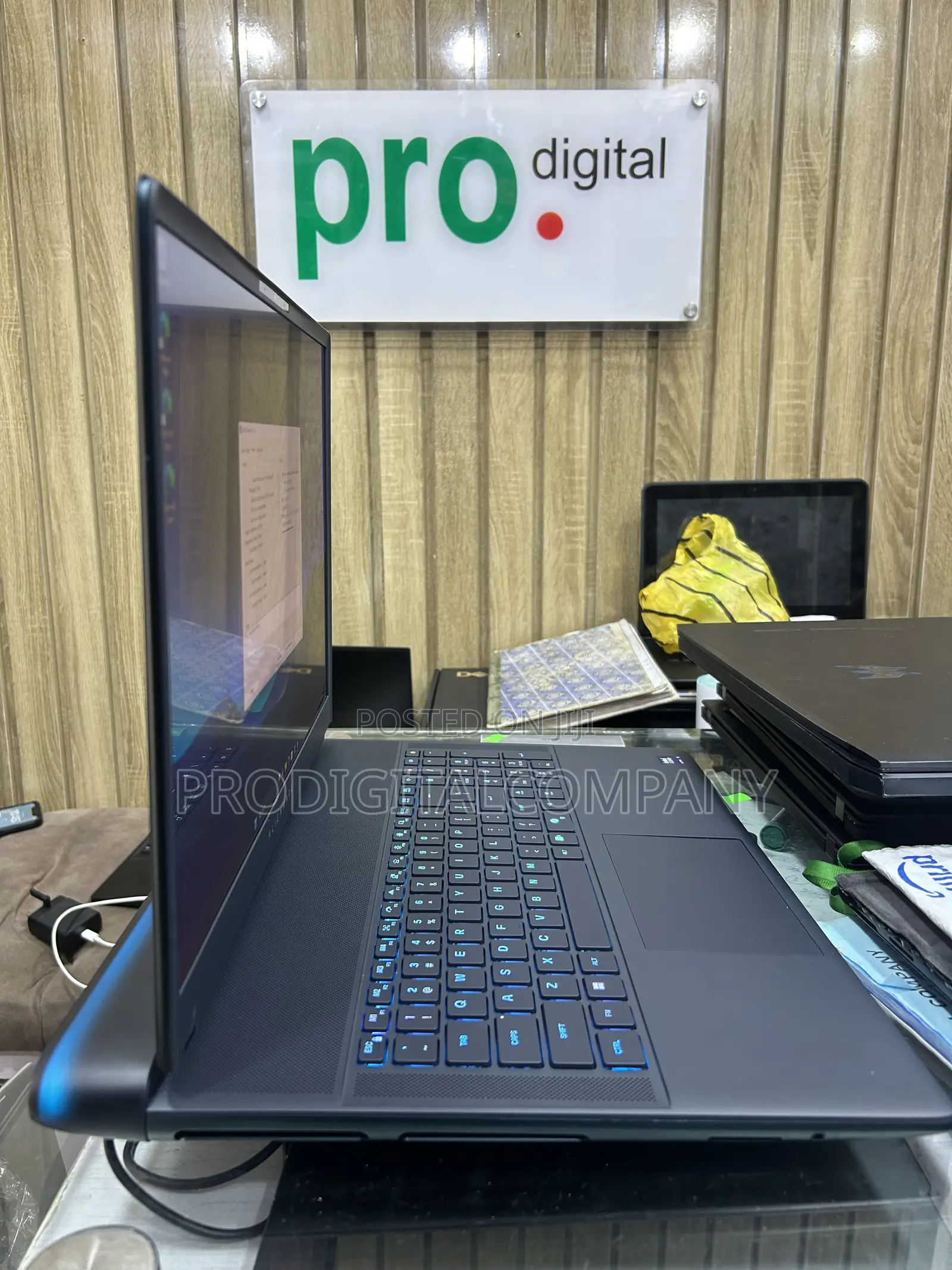 New Laptop Alienware 18 Area-51 32GB Intel Core Ultra 9 SSD 1T