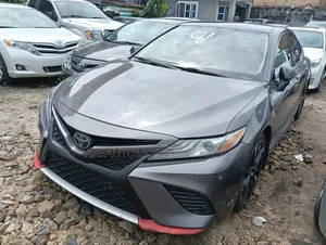 Toyota Camry 2018 Gray
