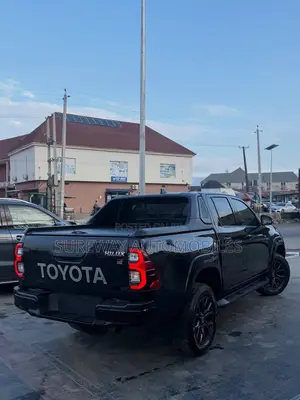 Toyota Hilux 2023 Black