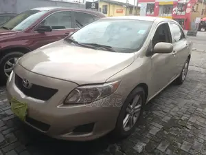 Toyota Corolla 2010 Gold