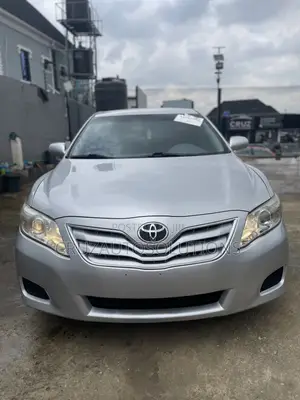 Toyota Camry 2011 Silver