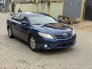 Toyota Camry LE 4dr Sedan (2.5L 4cyl 6A) 2011 Blue