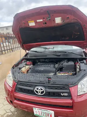 Toyota RAV4 V6 2009 Red