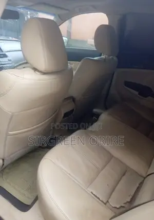 Honda Crosstour 2010 Red