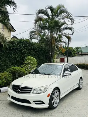 Mercedes-Benz C300 Luxury Sedan AWD (3.0L 6cyl 7A) 2009 White