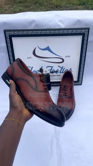 Brown Oxford Brogue in Size 44/45