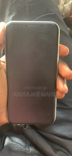 Apple iPhone XR 64 GB White