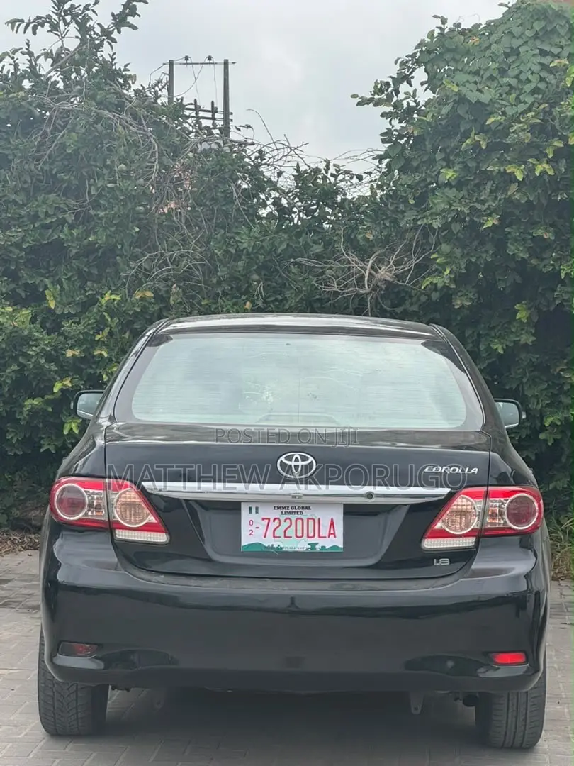 Toyota Corolla 2010 Black