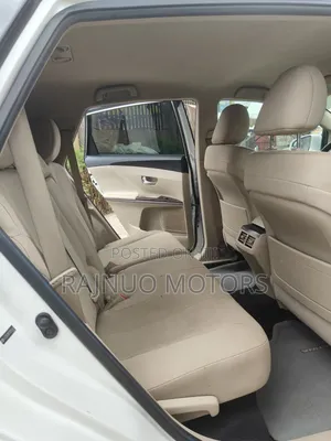 Toyota Venza LE AWD V6 2013 White
