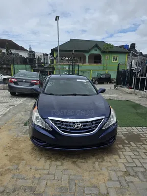 Hyundai Sonata GLS Sedan FWD (2.4L 4cyl 6M) 2012 Blue