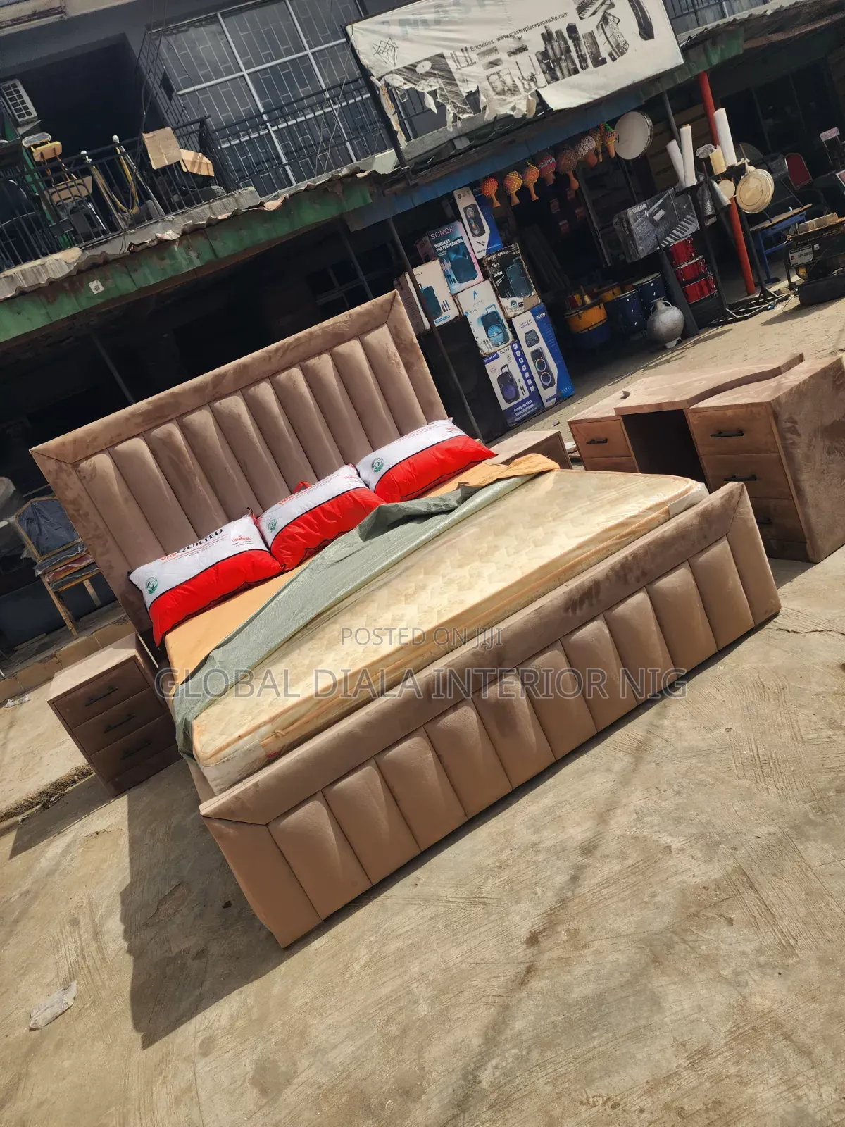 Brown 6by6 Padded Bedframe Set