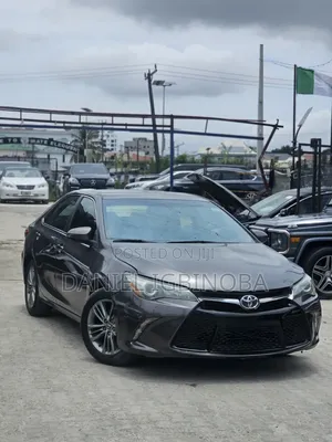 Toyota Camry SE 4dr Sedan (2.5L 4cyl 6A) 2015 Gray