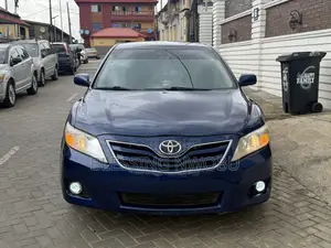 Toyota Camry LE 4dr Sedan (2.5L 4cyl 6A) 2011 Blue