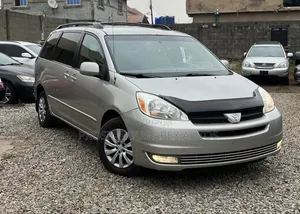 Toyota Sienna LE AWD 2005 Silver