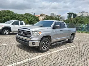 Toyota Tundra 2014 Silver