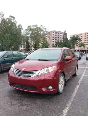 Toyota Sienna 2013 Red