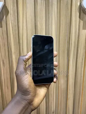 Apple iPhone 16 128 GB White