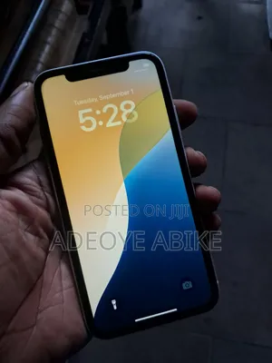 Apple iPhone XR 128 GB White