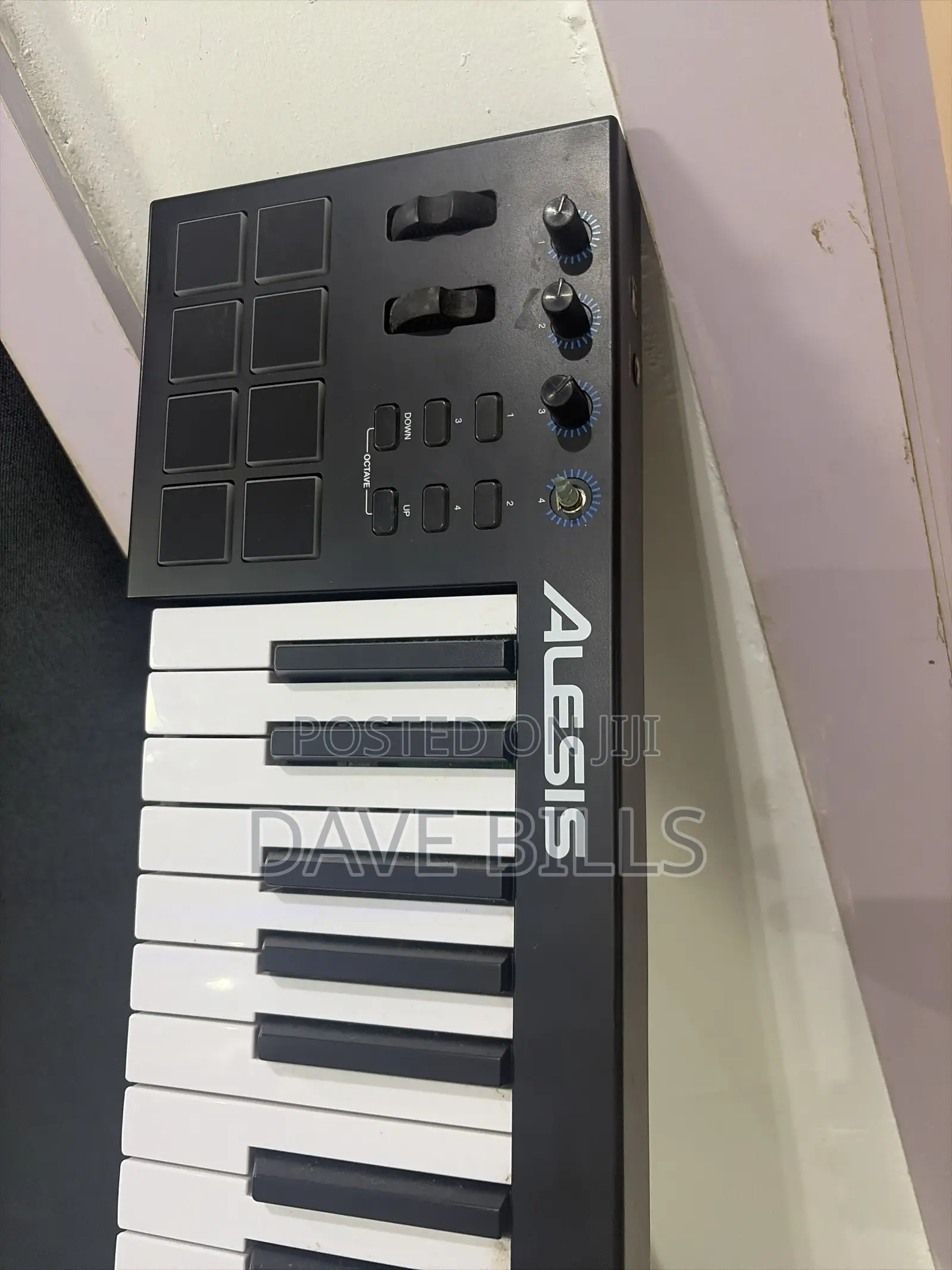 Alesis V49
