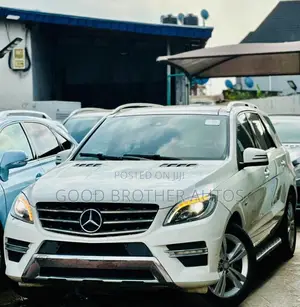 Mercedes-Benz M Class ML350 4MATIC 4dr SUV AWD (3.5L 6cyl 7A) 2014