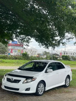 Toyota Corolla 2010 White