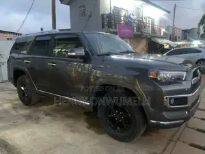 Toyota 4-Runner SR5 4X4 2013 Gray