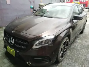 Mercedes-Benz GLA 250 2019 Brown
