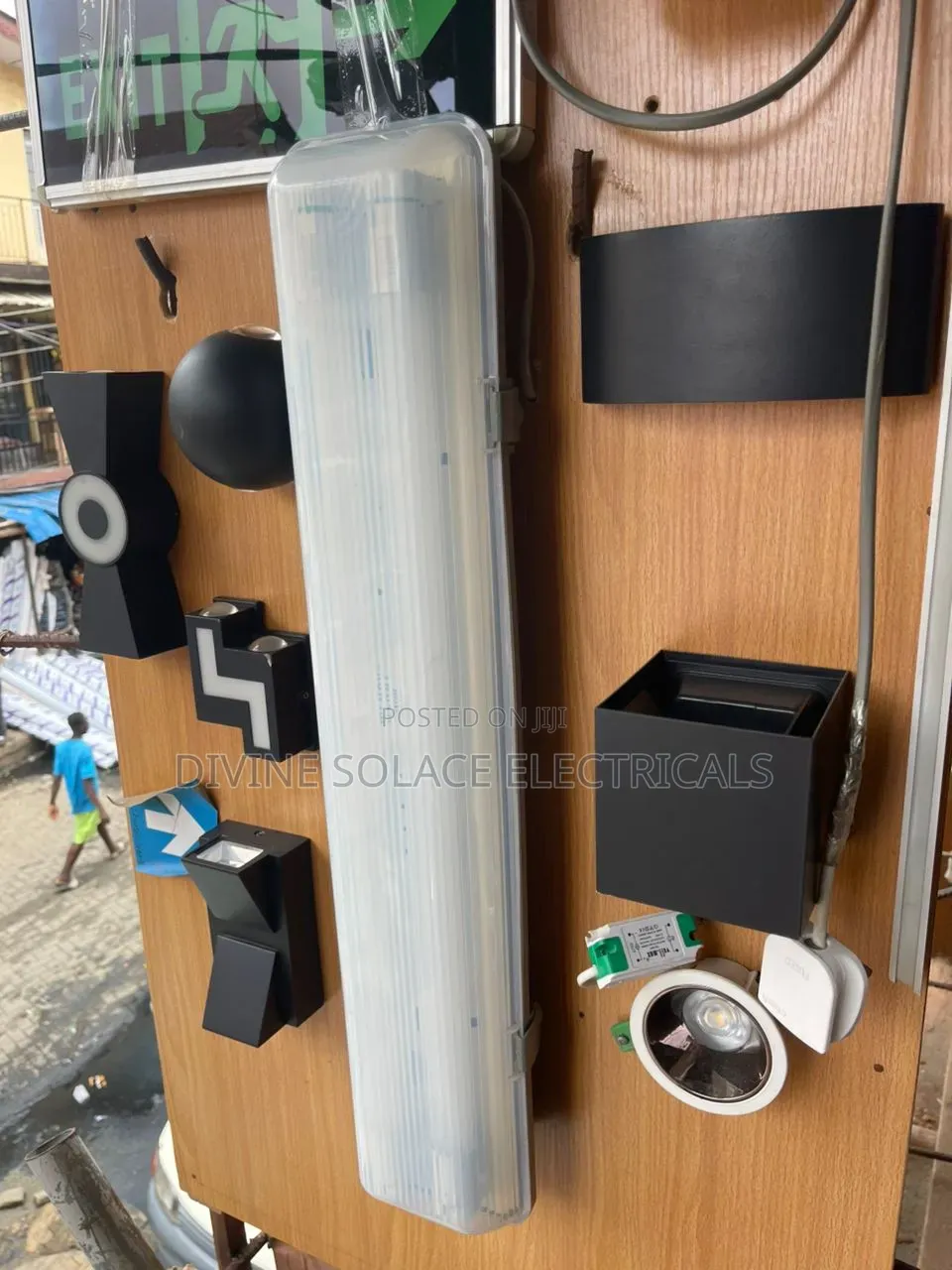 2ft Fluorescent Fitting