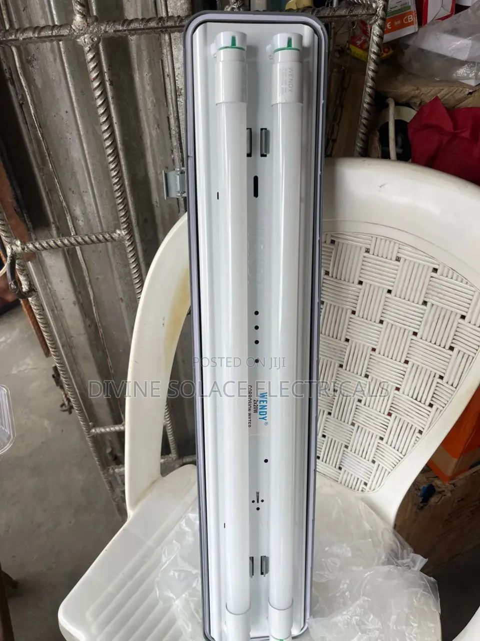 2ft Fluorescent Fitting