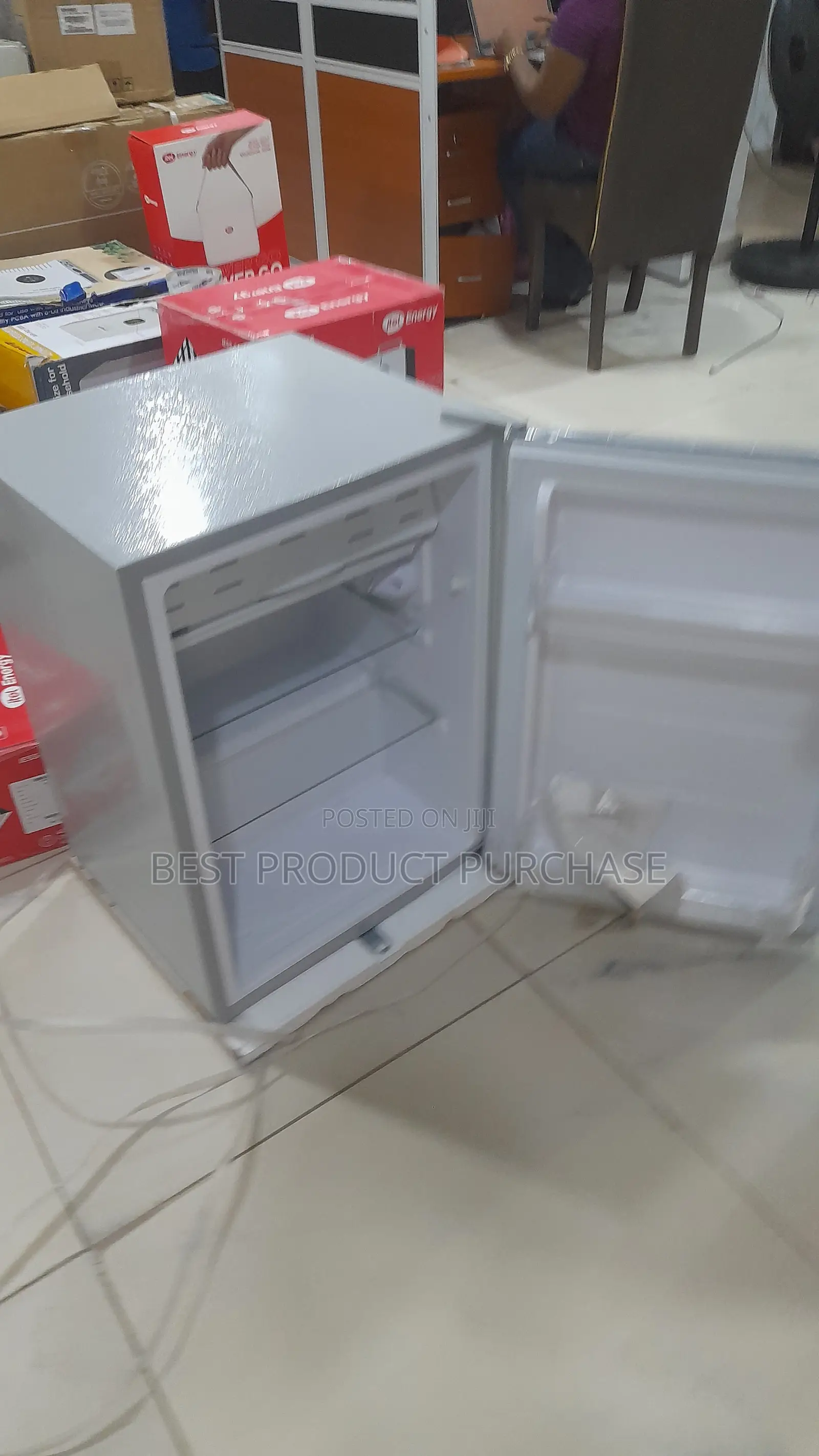 Glamstar GFR-90S-E – Premium Looking Refrigerator
