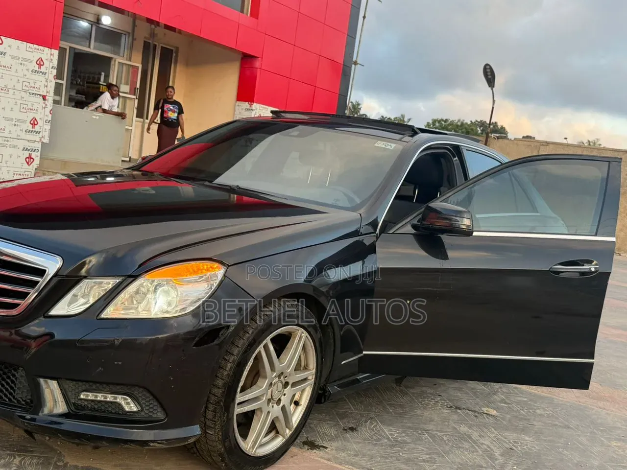 Mercedes-Benz E350 2011 Black
