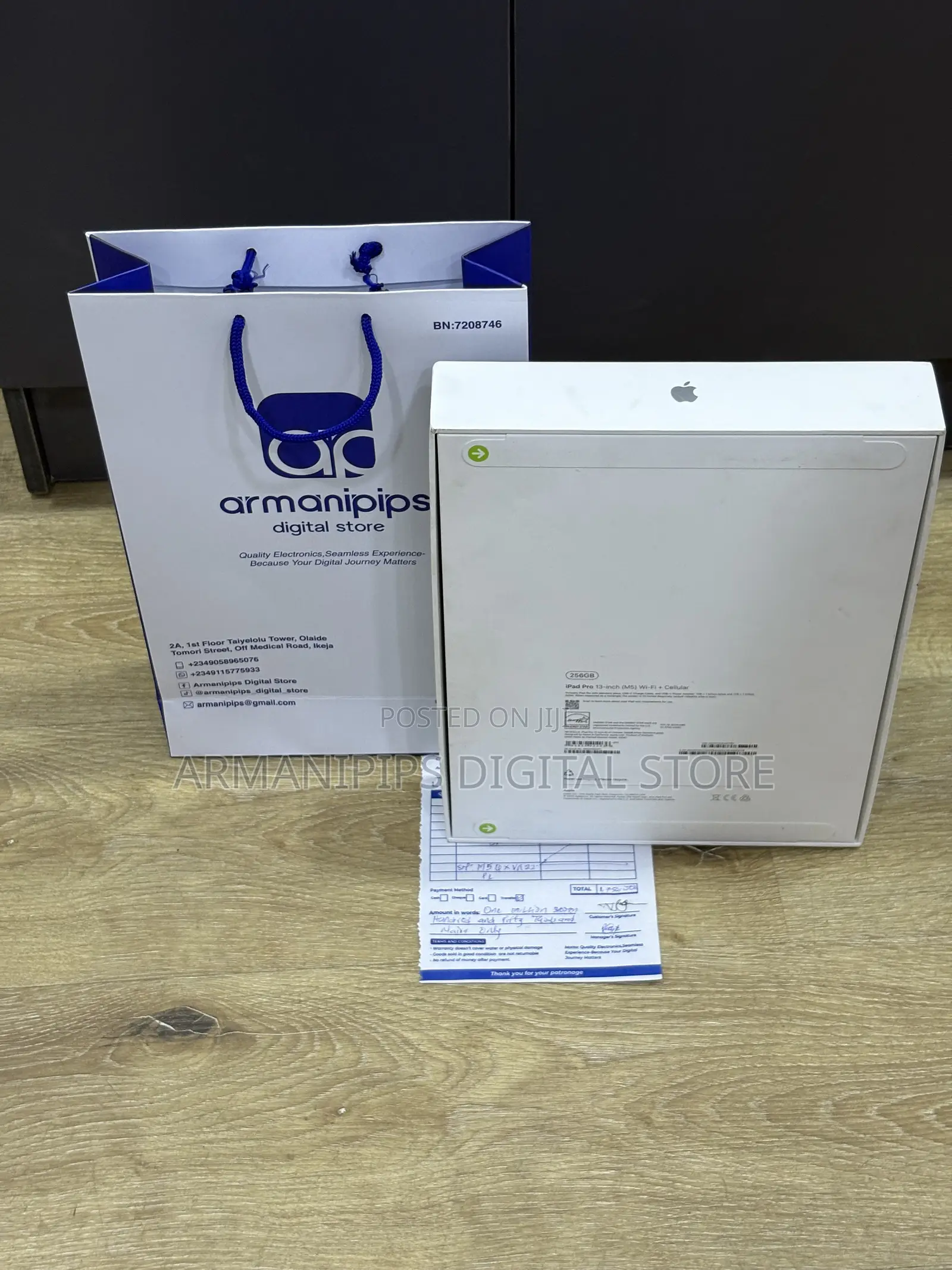 New Apple iPad Pro 13 (2025) 256 GB