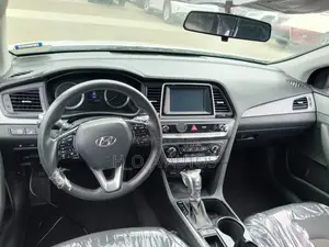 Hyundai Sonata SE 2018 White