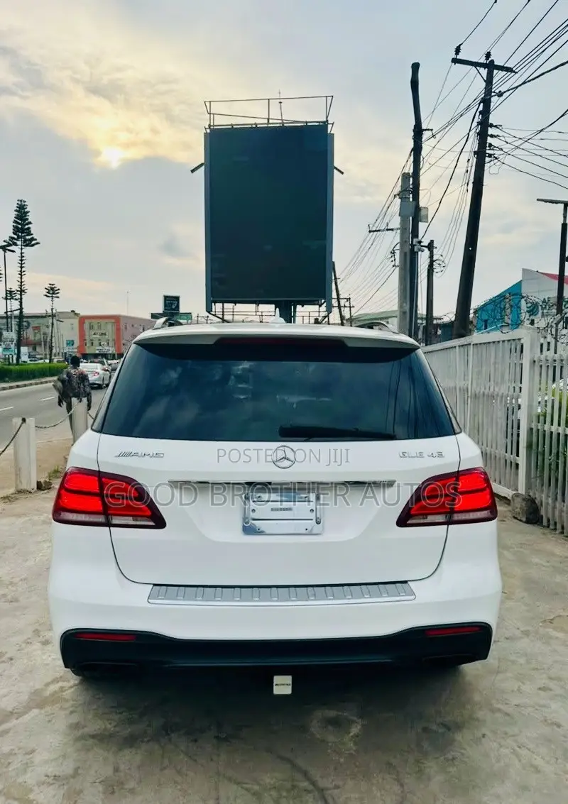 Mercedes-Benz GLE-Class 2017 White