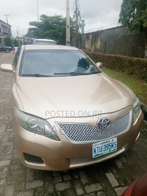 Toyota Camry LE 4dr Sedan (2.4L 4cyl 5A) 2008 Gold