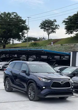 Toyota Highlander Platinum FWD 2023 Blue