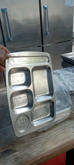 Slightly Used Stainless Steel Compartment Food Trays / Canteen Plates