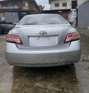 Toyota Camry 2011 Silver